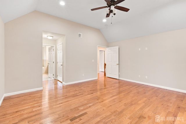 39 Hamilton Avenue, Edison, NJ 08820