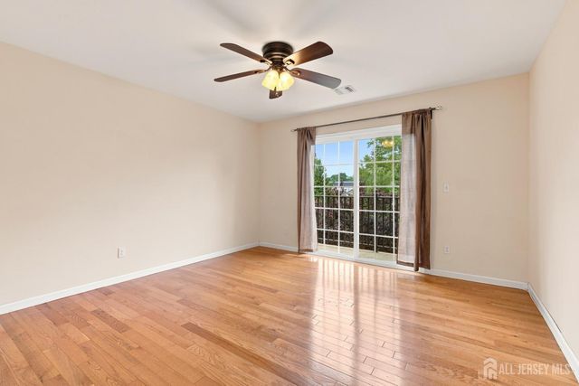 39 Hamilton Avenue, Edison, NJ 08820