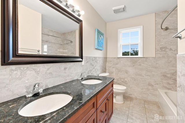 39 Hamilton Avenue, Edison, NJ 08820