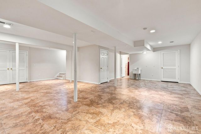 39 Hamilton Avenue, Edison, NJ 08820