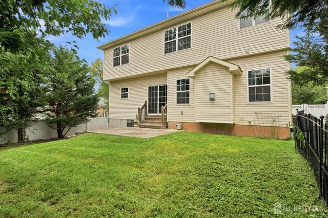 39 Hamilton Avenue, Edison, NJ 08820