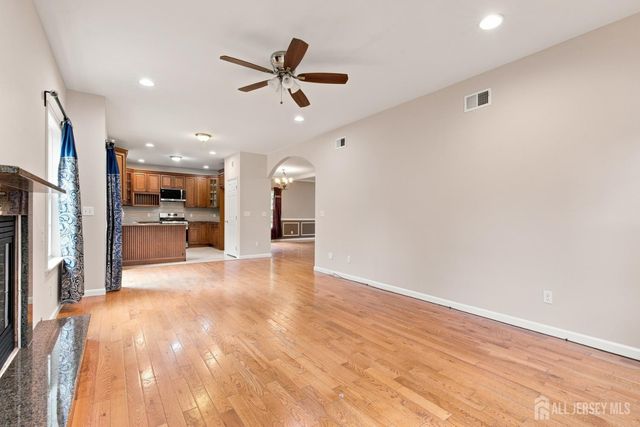 39 Hamilton Avenue, Edison, NJ 08820