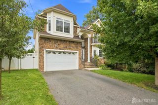 39 Hamilton Avenue, Edison, NJ 08820