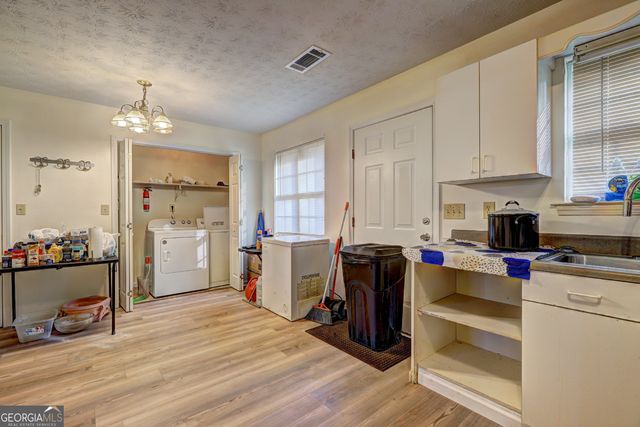 241 E Ash Street, Social Circle, GA 30025