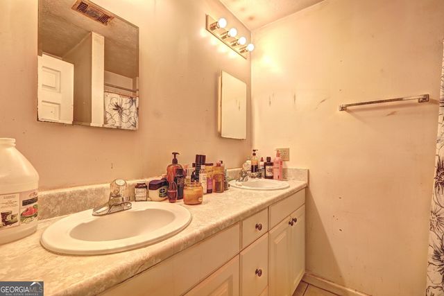 241 E Ash Street, Social Circle, GA 30025