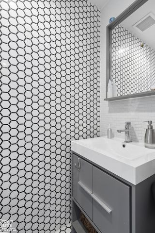 1280 PUTNAM Avenue, New York City, NY 11221