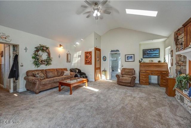 8010 Hill Avenue, Holland, OH 43528