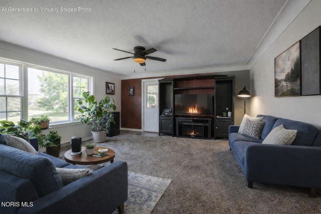 8010 Hill Avenue, Holland, OH 43528