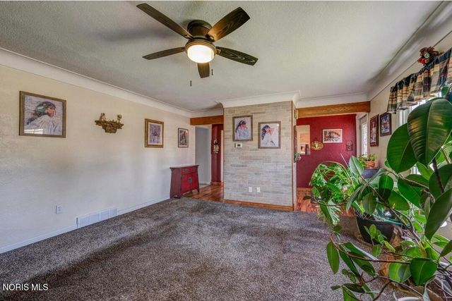 8010 Hill Avenue, Holland, OH 43528