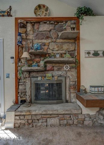 8010 Hill Avenue, Holland, OH 43528