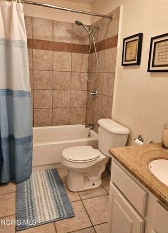 8010 Hill Avenue, Holland, OH 43528