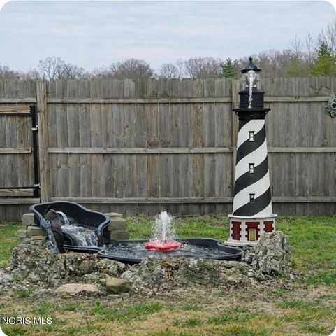 8010 Hill Avenue, Holland, OH 43528