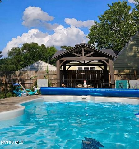 8010 Hill Avenue, Holland, OH 43528