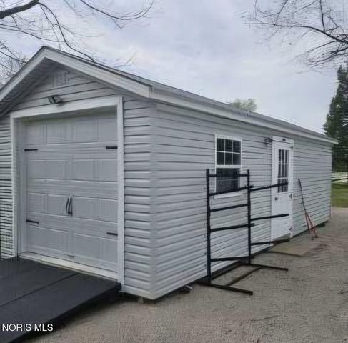 8010 Hill Avenue, Holland, OH 43528