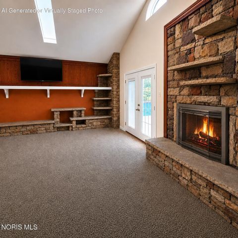 8010 Hill Avenue, Holland, OH 43528