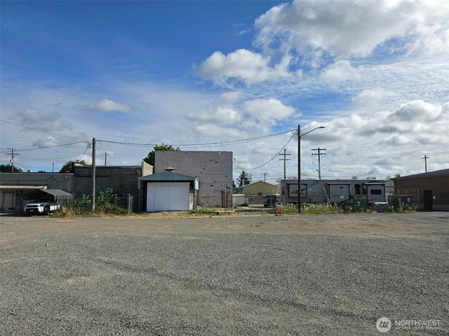 212 W Center Street, Centralia, WA 98531