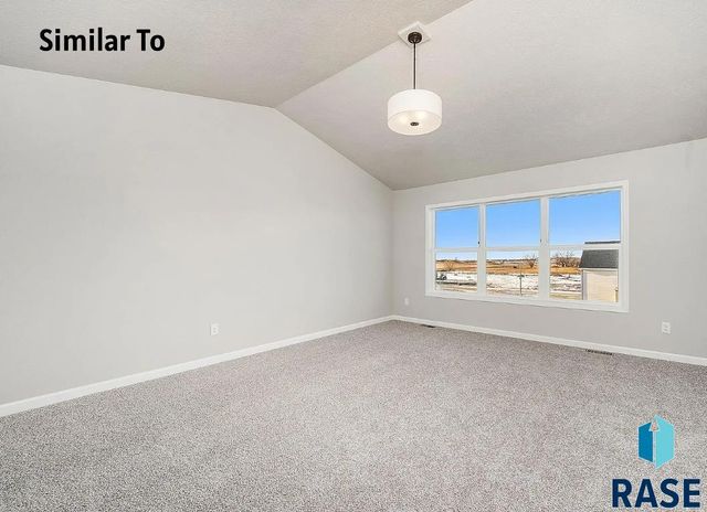 1911 N Valley View Rd Road, Sioux Falls, SD 57107