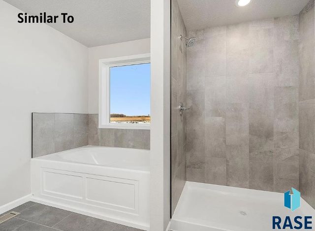 1911 N Valley View Rd Road, Sioux Falls, SD 57107