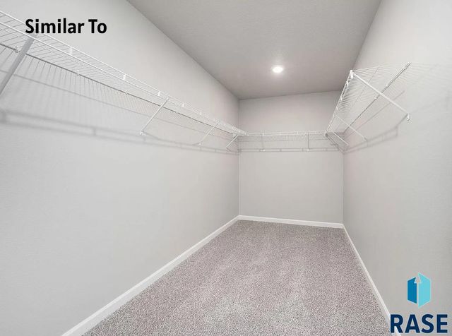 1911 N Valley View Rd Road, Sioux Falls, SD 57107