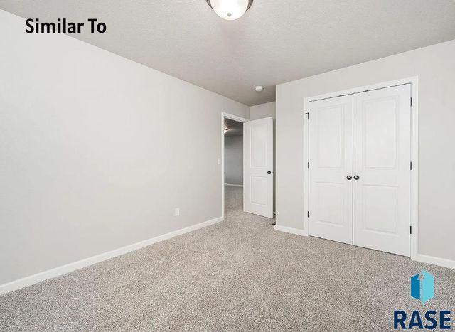 1911 N Valley View Rd Road, Sioux Falls, SD 57107