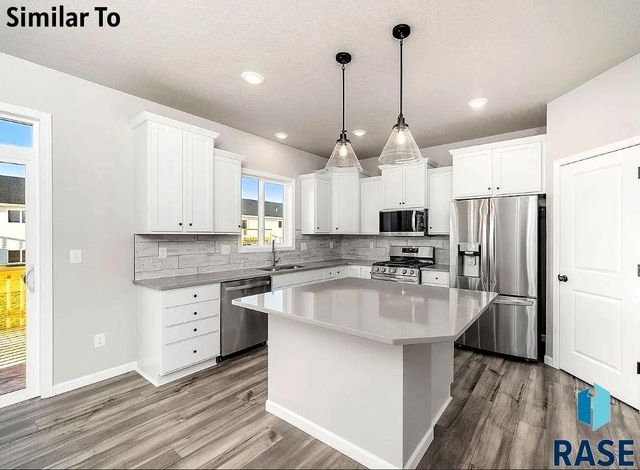 1911 N Valley View Rd Road, Sioux Falls, SD 57107