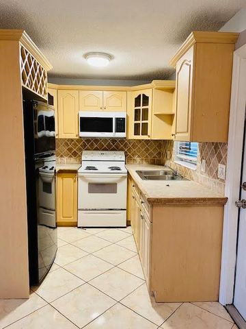 4491 NW 1st Terrace, Deerfield Beach, FL 33064