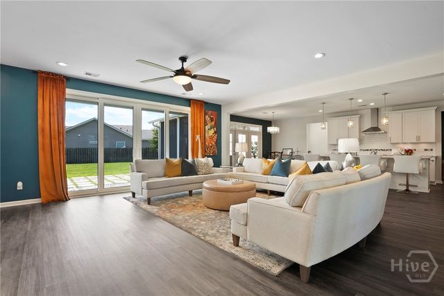 11 Shoefstall Street, Savannah, GA 31407