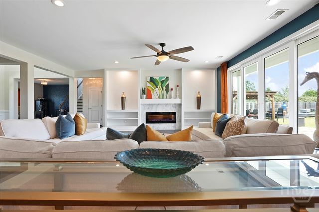 11 Shoefstall Street, Savannah, GA 31407