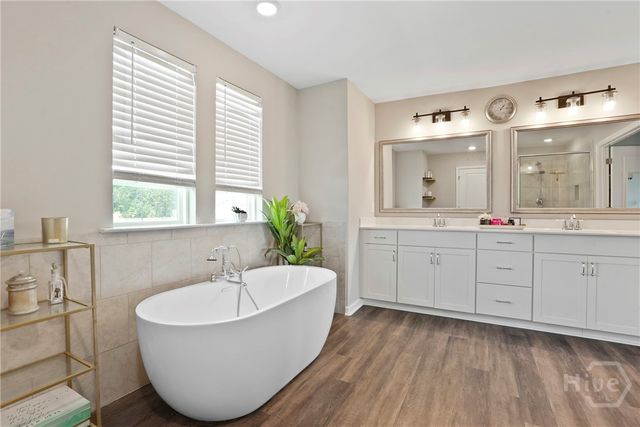 11 Shoefstall Street, Savannah, GA 31407