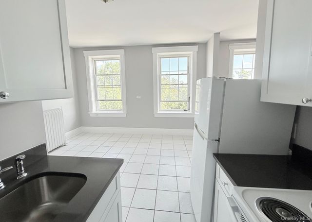 132 W Boston Post Road 5, Mamaroneck, NY 10543