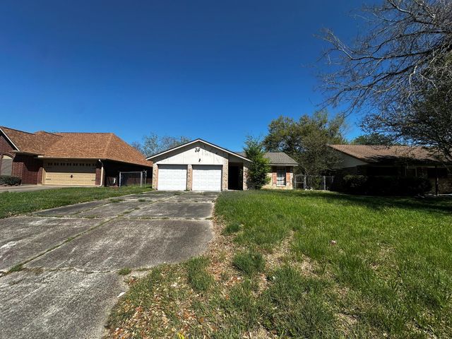 7214 Whippoorwill Lane, Texas City, TX 77591