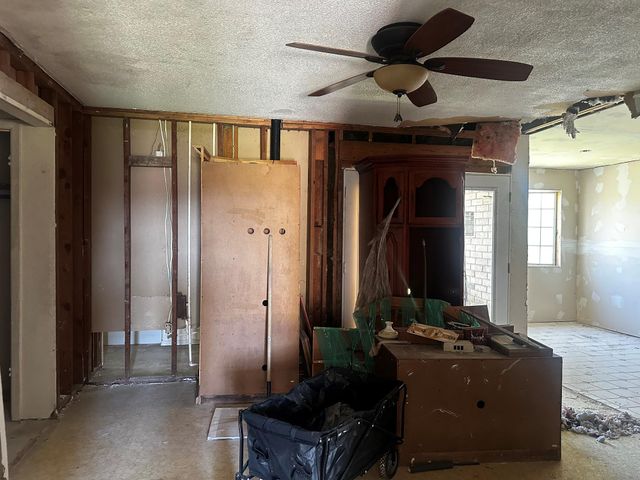 7214 Whippoorwill Lane, Texas City, TX 77591