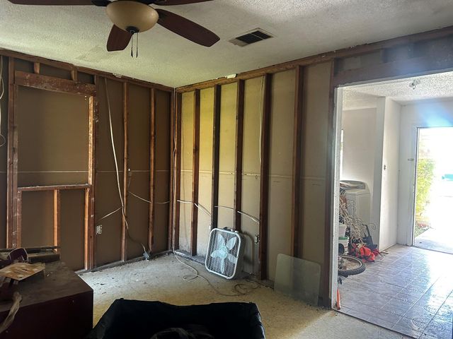 7214 Whippoorwill Lane, Texas City, TX 77591