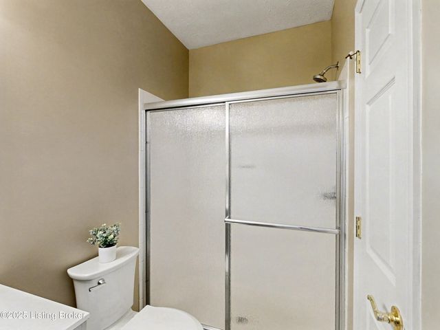 2602 Aristocrat Pl 101, Louisville, KY 40299