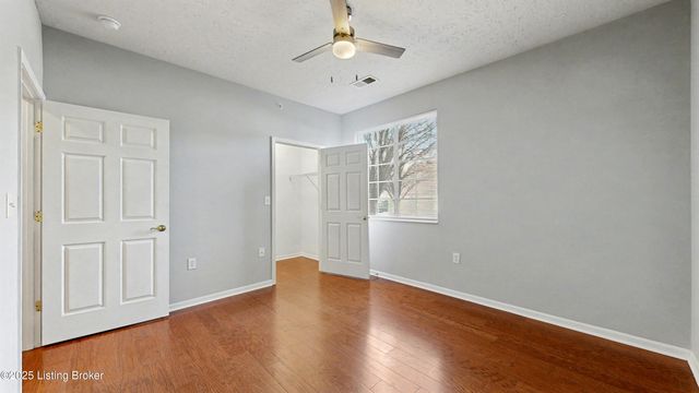 2602 Aristocrat Pl 101, Louisville, KY 40299