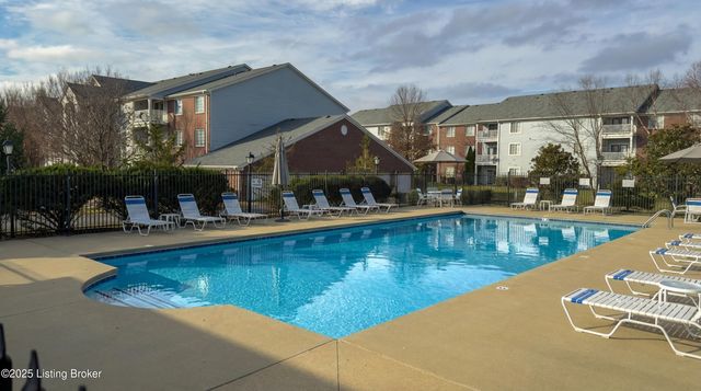 2602 Aristocrat Pl 101, Louisville, KY 40299