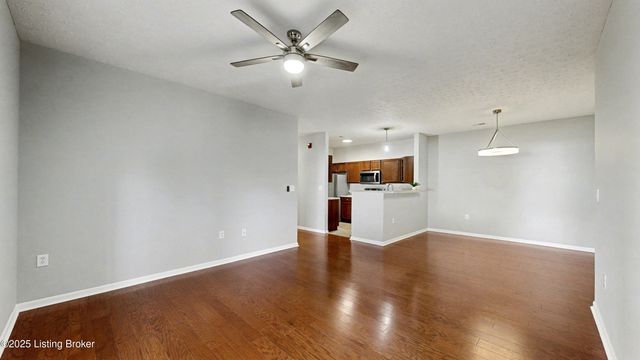 2602 Aristocrat Pl 101, Louisville, KY 40299