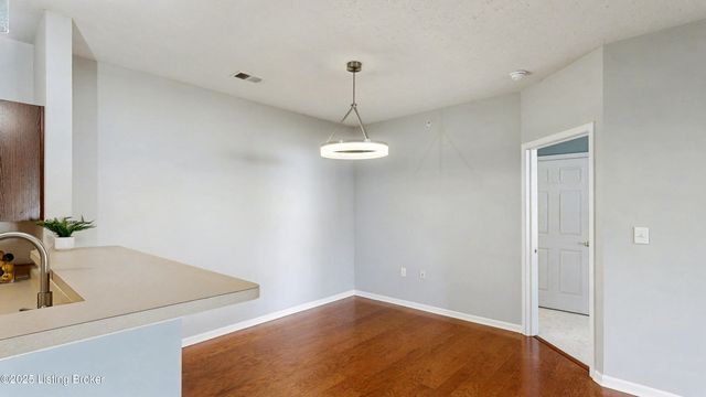 2602 Aristocrat Pl 101, Louisville, KY 40299