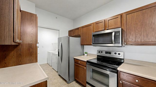 2602 Aristocrat Pl 101, Louisville, KY 40299