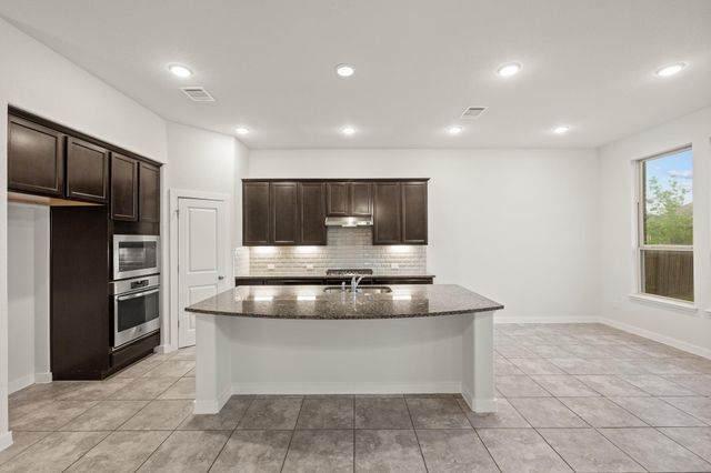 136 Tailwind DR, Kyle, TX 78640