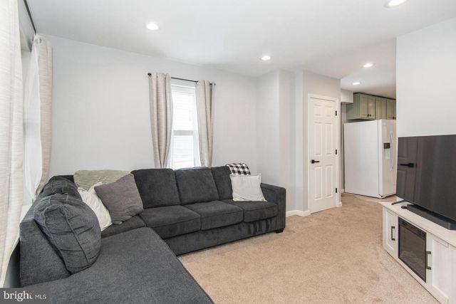 410 AVENUE D, Horsham, PA 19044