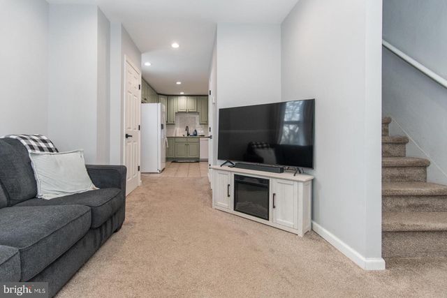 410 AVENUE D, Horsham, PA 19044