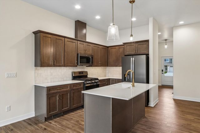 1001 Highland Trail, Solon, IA 52333