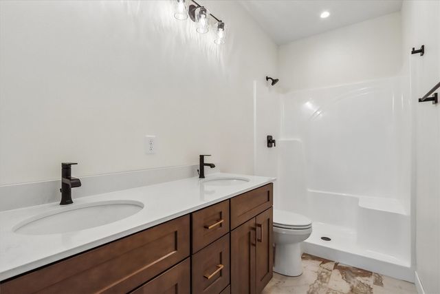 1001 Highland Trail, Solon, IA 52333