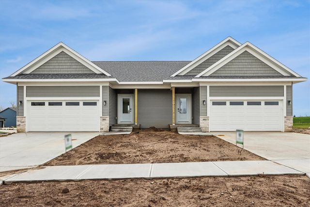 1001 Highland Trail, Solon, IA 52333