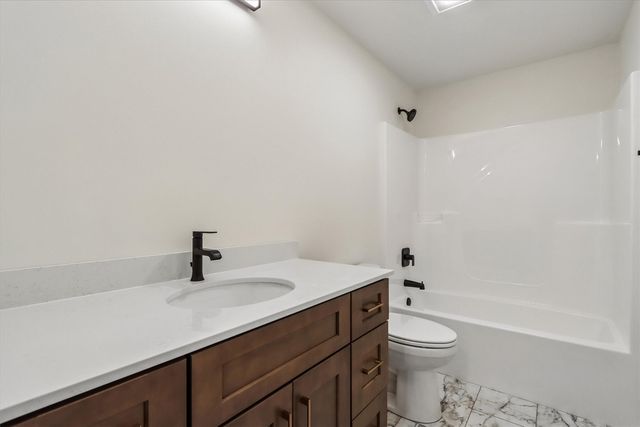 1001 Highland Trail, Solon, IA 52333