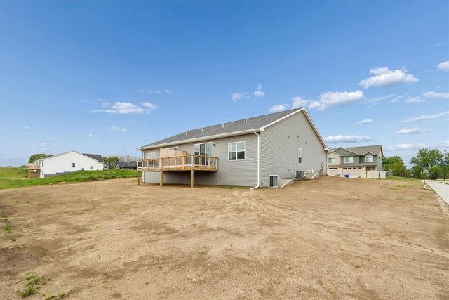 1001 Highland Trail, Solon, IA 52333