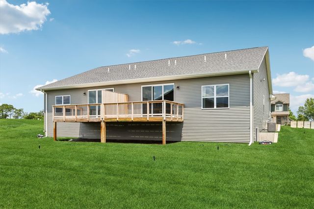 1001 Highland Trail, Solon, IA 52333