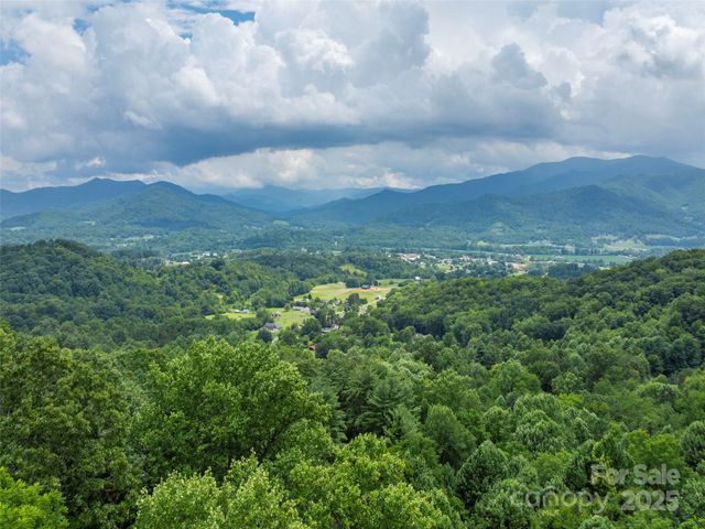 999 Cobblestone Drive 32, Waynesville, NC 28786