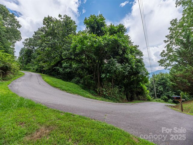 999 Cobblestone Drive 32, Waynesville, NC 28786